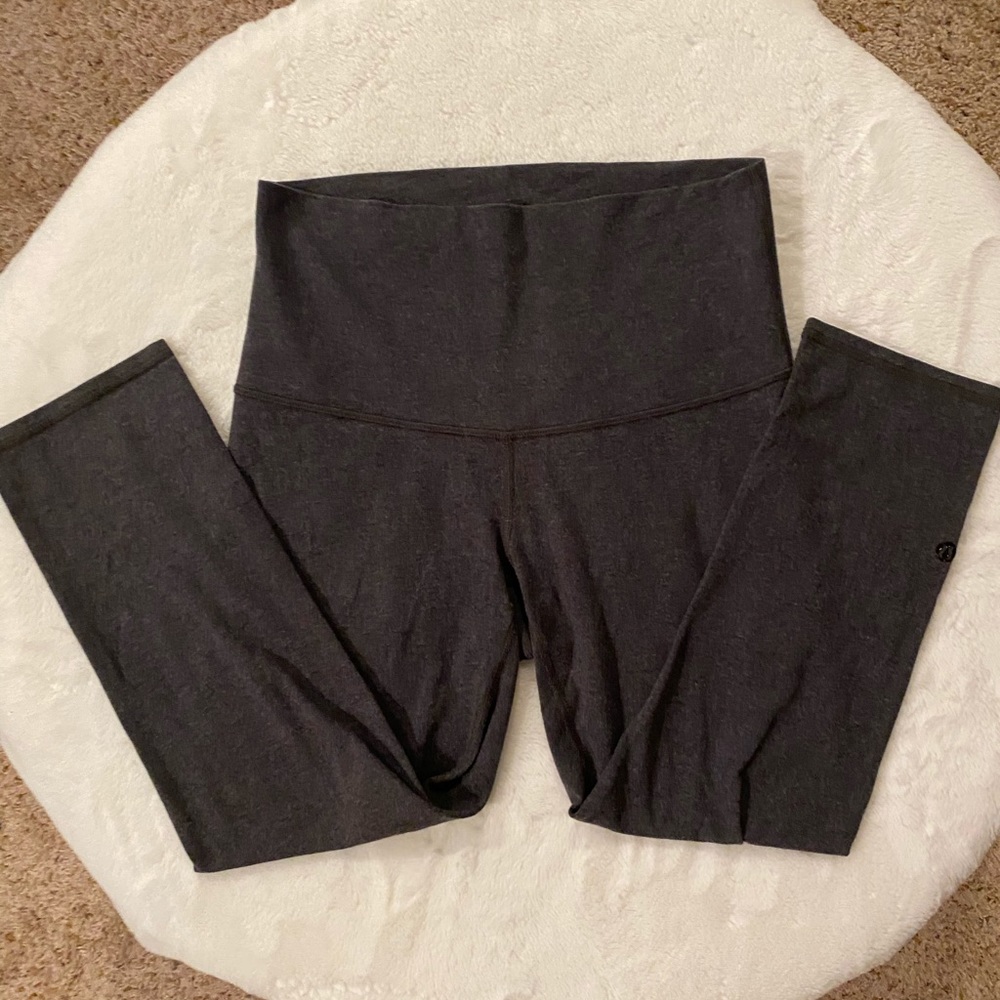 Lululemon wonder under crop